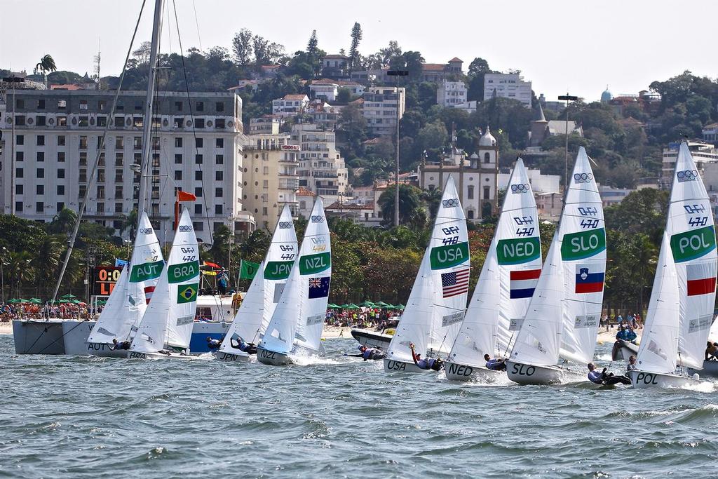 Start Womens 470 Medal race with Silver medalists NZL in the centre of the line, Gold Medal winner Great Britain is playing safe and  crossing astern of the 10 boat fleet - 2016 Olympic Regatta © Richard Gladwell www.photosport.co.nz